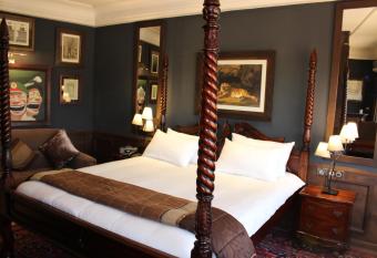 Le Loft allows 18 year olds to book a room