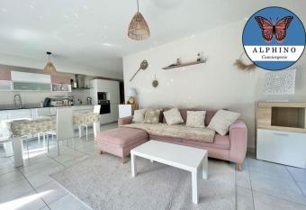 Le Ruben spacieux avec terrasse has Balcony rooms