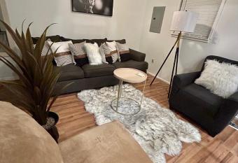 Jj   s Studios has Balcony rooms