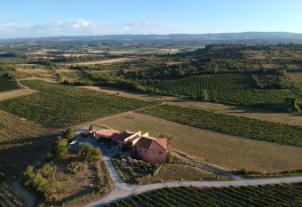 O Vineyards B&B Carcassonne allows 18 year olds to book a room