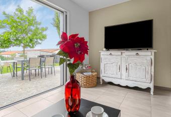 g  te de Marko et Mag    Oudon has Balcony rooms