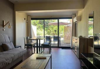 Village camarguais Arles has Balcony rooms