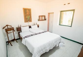 Rumah Gaharu - Kamar Wetan has Balcony rooms