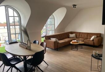 Waregem City 3slaapkamers 3badkamers has Balcony rooms