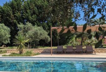 R  ve en Lub  ron has Balcony rooms