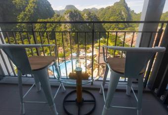 Happy Home Sunway Onsen theme park view, Lost World of Tambun has Balcony rooms
