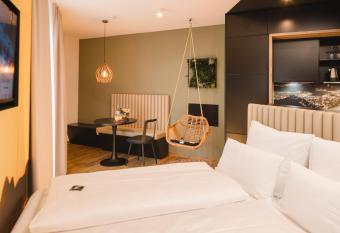 Rioca Stuttgart Posto 6 allows 18 year olds to book a room