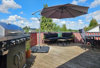 Tucan - Rooftop Terrace with View, BBQ, PS4+Stream allows 18 year olds to book a room