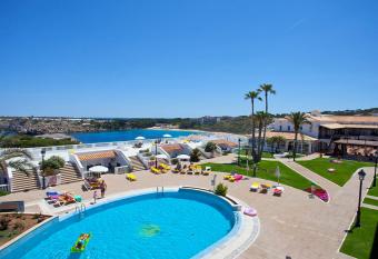 Seth Isla Paraiso allows 18 year olds to book a room