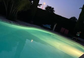 Villa avec piscine proche de Montauban has Balcony rooms