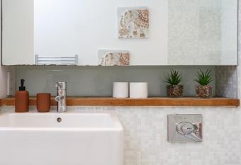 Gallon house 8 allows 18 year olds to book a room