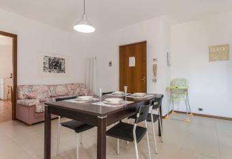 Casa Vacanze Elma has Balcony rooms