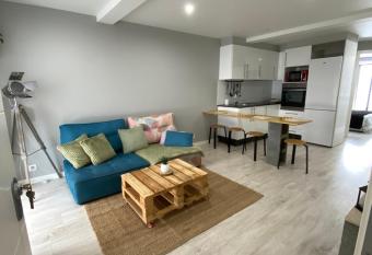 APARTAMENTO CALLAO has Balcony rooms