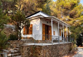 Casa delle pigne, la foresteria di Valdibella has Balcony rooms
