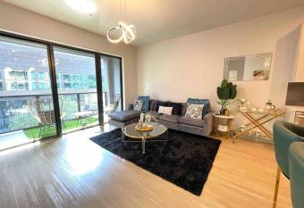 West Midtown Oasis/Street facing view has rooms with a private hot tub