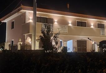 Villa Mary has Balcony rooms