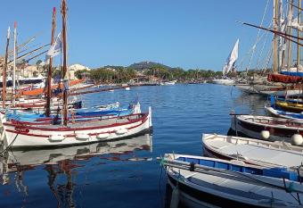 appartement centre ville avec terrasse allows 18 year olds to book a room
