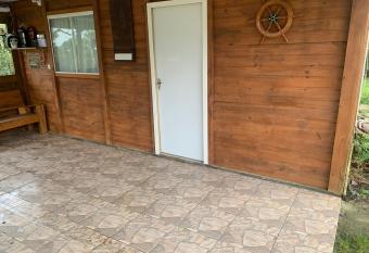 S  tio Dois Irm  os allows 18 year olds to book a room