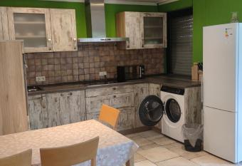 Gem  tliche Wohnung OB12-EG- Wildpark Mainz has Balcony rooms