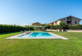 Villa Comfort Giusti has Balcony rooms