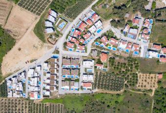 Heaven Horizon Villa has rooms with a private hot tub