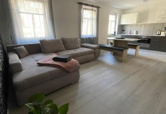 Apartment B  rgerstra  e 47 60q.m allows 18 year olds to book a room