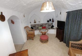 Casa Cueva Morillas has Balcony rooms