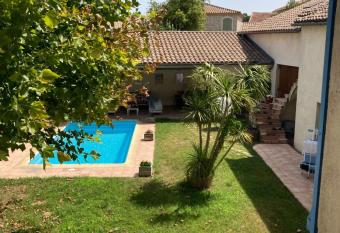 Entre vigne et Camargue has Balcony rooms