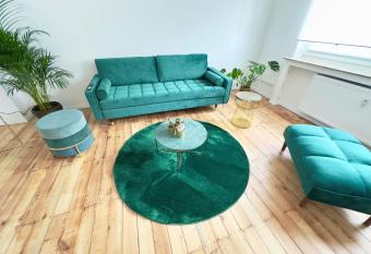 M  bliert-nahe Starlightexpress in Bochum -WLAN-Netflix-Loggia oder Terrasse has Balcony rooms