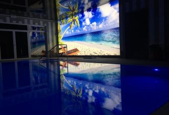 Azul allows 18 year olds to book a room