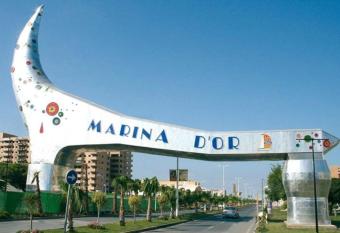 apto.junto al mar oropesa m-dor has rooms with a private hot tub