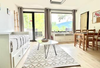 Chatka pod Lysou has Balcony rooms