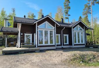 Villa Tumppu has Balcony rooms