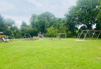 The Red Lodge Annexe has rooms with a private hot tub