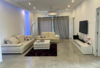 Fully furnished 1 big studio in Oasis Apartment allows 18 year olds to book a room