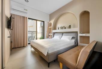 Yongyue 18 Homestay allows 18 year olds to book a room