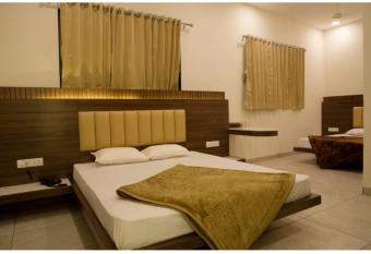 Hotel Govindam, Ujjain has Smoking rooms