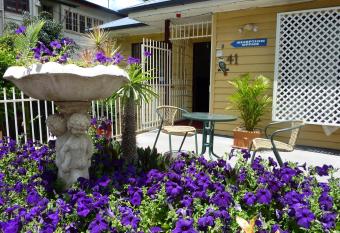 Kookaburra Inn allows 18 year olds to book a room