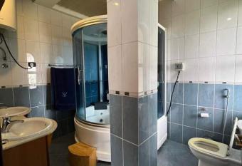 Stunning Rental Mansion has rooms with a private hot tub