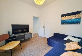 green guest house. Figueira da Foz has Balcony rooms