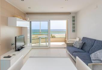 Super Beach 2 has Balcony rooms