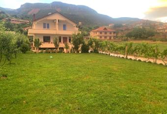 Villa Rejan has Balcony rooms