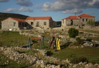 Arachovitika Kalivia has Balcony rooms