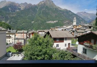 Caspoggio 2 has Balcony rooms