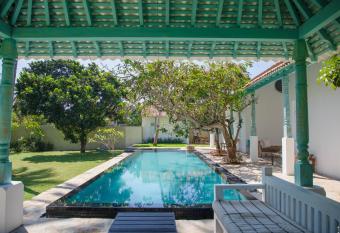 Singhagra Tropical Villa has Balcony rooms