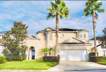 Cheerful 6-bedroom home w/pool **SLEEPS UP TO 20** has rooms with a private hot tub