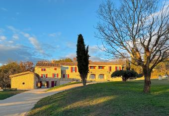 LA GRANGETTE has Balcony rooms