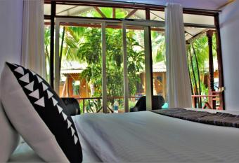 Sai Valentines has Balcony rooms