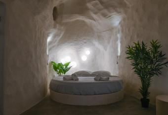 Naos Suites has rooms with a private hot tub