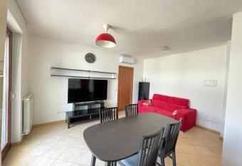 Casa Dina Appartamento con Garage e posto auto has Balcony rooms